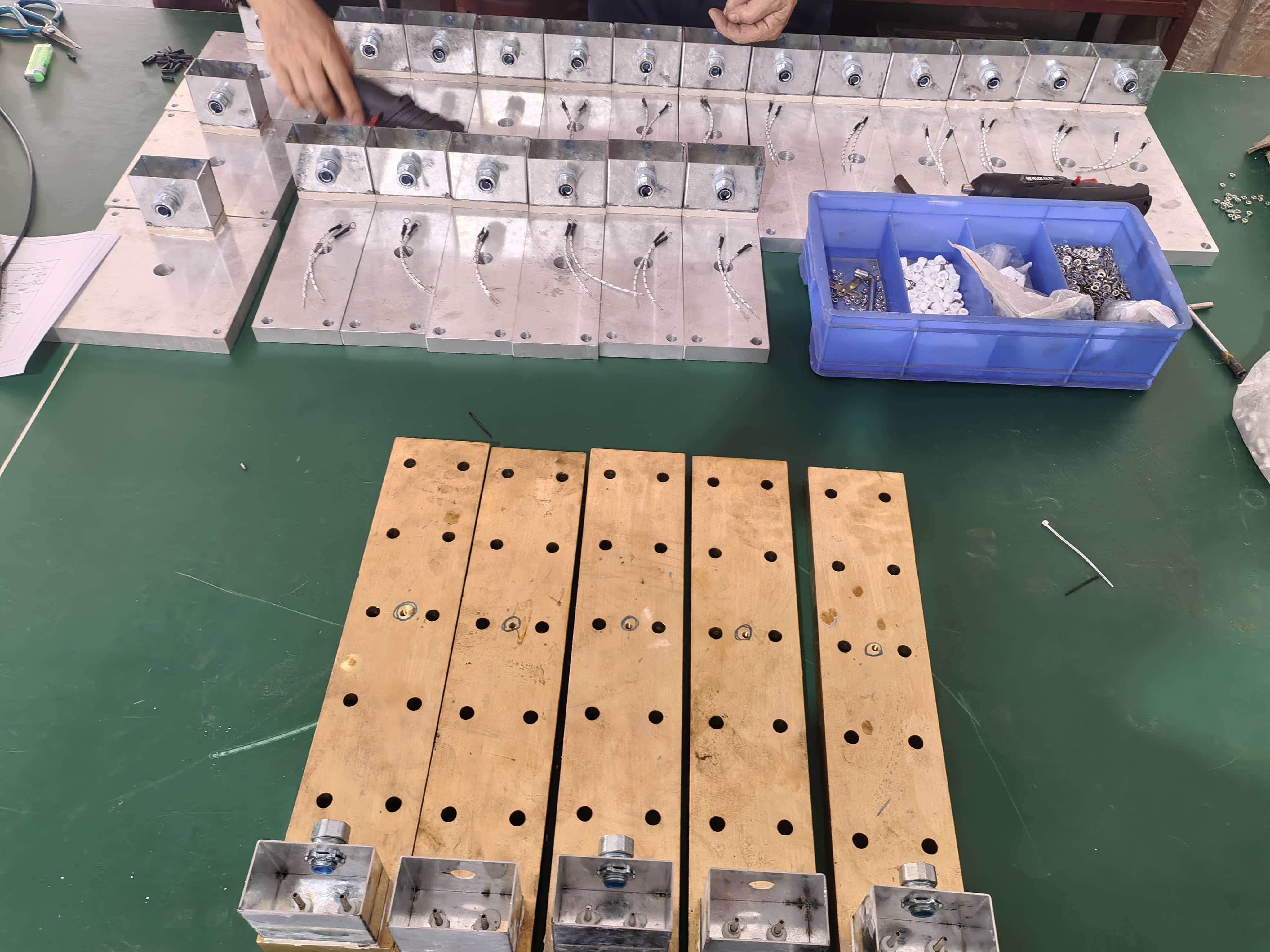 New Hongda Electric Heating Technology Co., Ltd. hat heute erfolgreich Heizplatten aus Aluminium und Kupfer geliefert